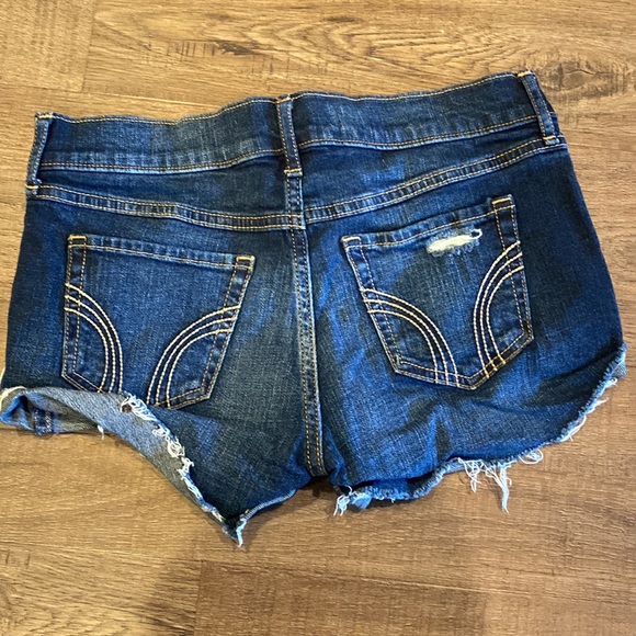 Hollister Blue Jean Shorts - Picture 2 of 2